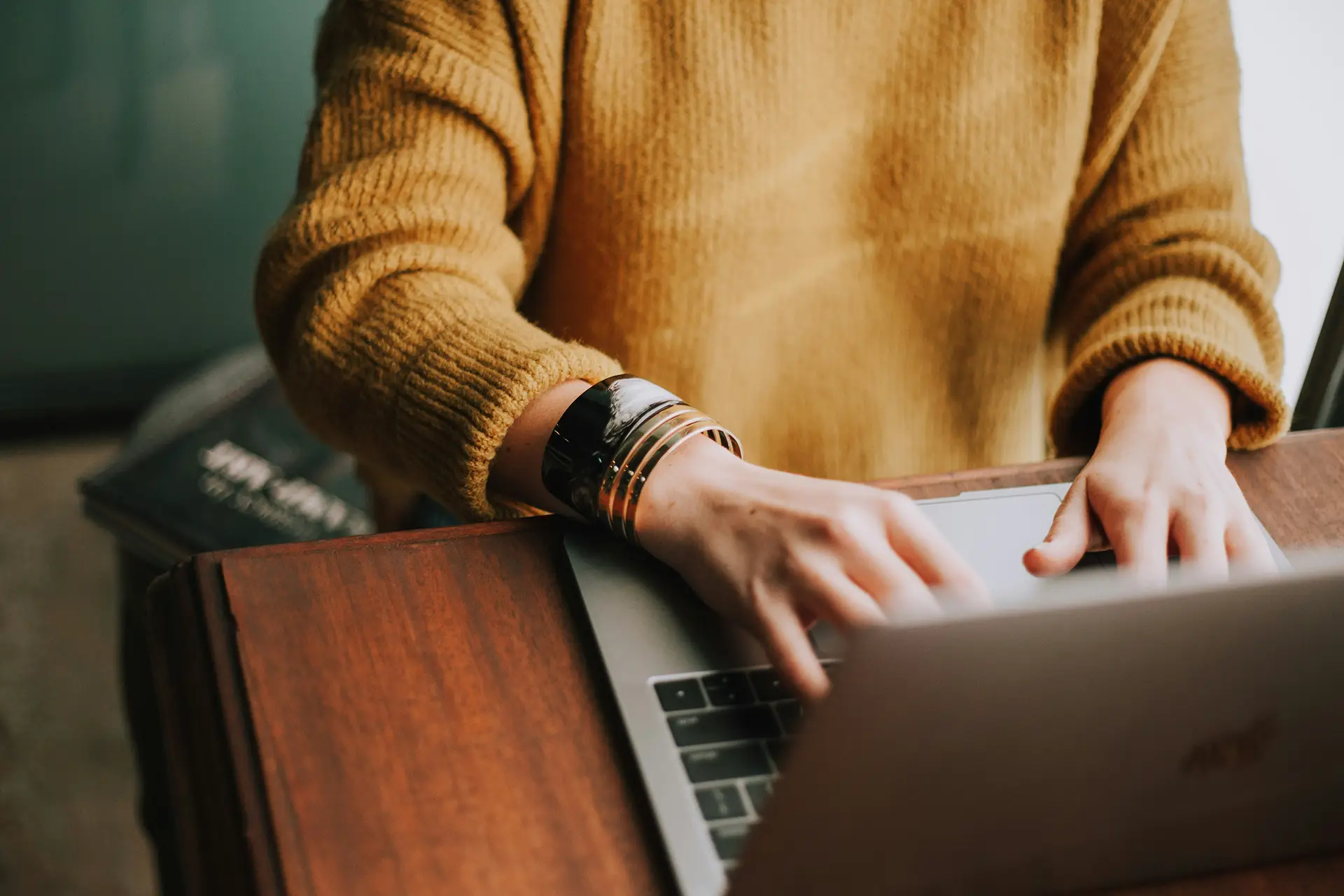 blog content Professional Writers montreal olsen agency influence web influencer marketing